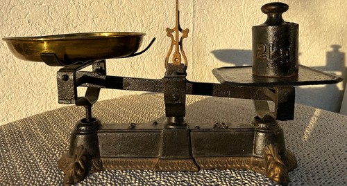 Antike waage aus eisen - antike,